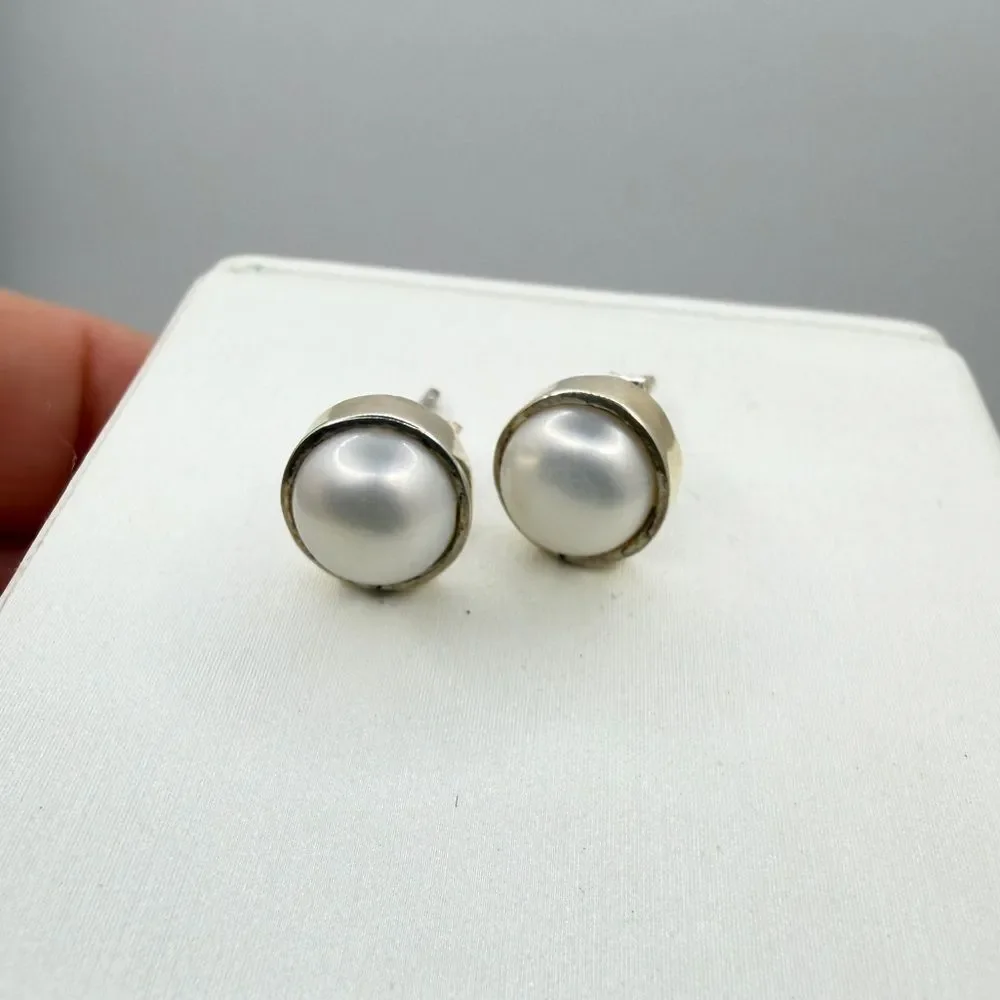 Sterling Silver, 7mm‎ genuine pearl stud earrings!